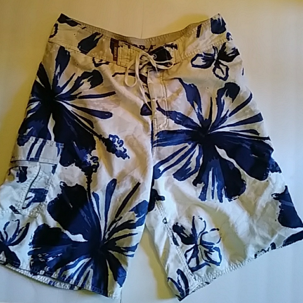 Kirra white/blue swim trunks-sz L